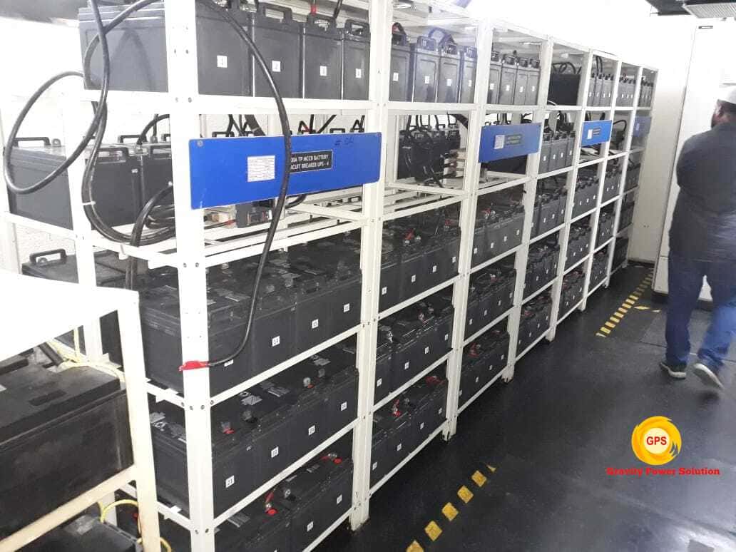 UPS system inspection for loose connections and fault diagnosis by service engineers